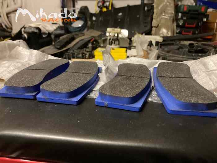 2 JEUX DE PLAQUETTES ENDLESS N105SP QUASI NEUVE SKODA FABIA R5 3