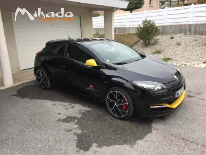MEGANE RS REDBULL 2012 1