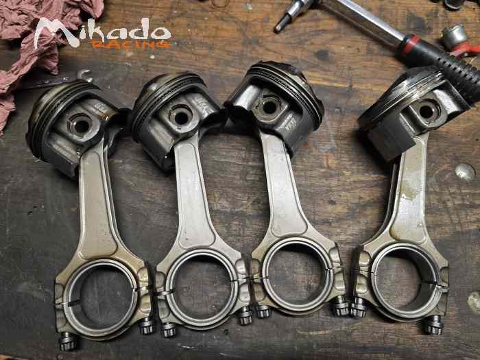 Vends 4 Bielles forgées montage F7R 0