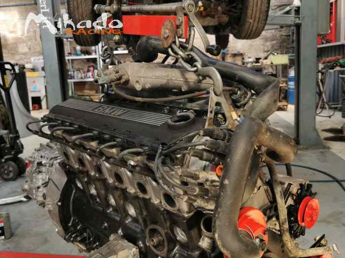 BMW E30 325i refaite à finir 2