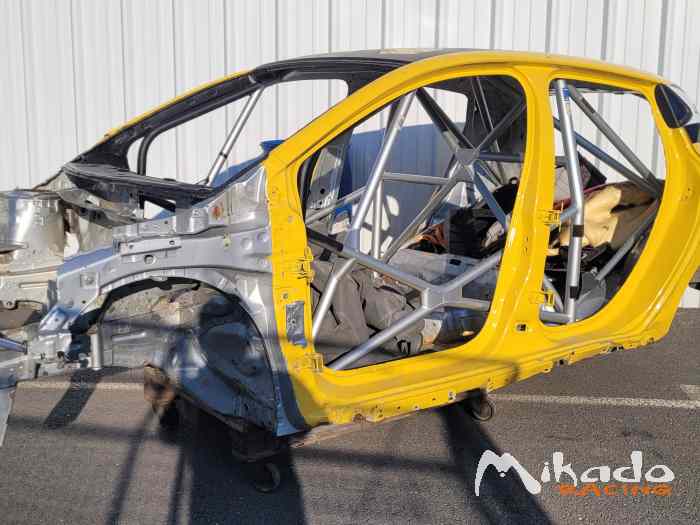 Caisse Clio R3t accidenté