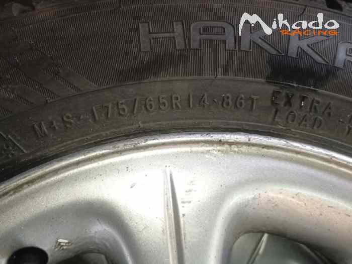 pneus clous NOKIAN Hakkapeliitta 10 4