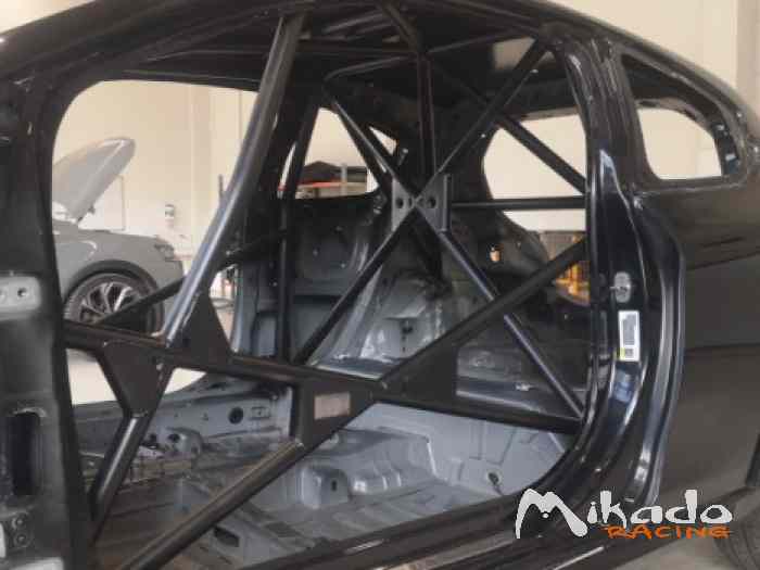 Caisse de 208 (A9) avec arceau conforme annexe J 1