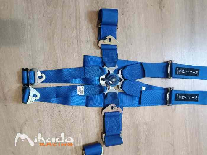 2 Harnais Willans 6 points à vendre. 3