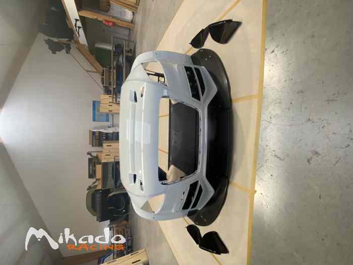 Kit carrosserie large neuf en carbone pour AUDI TT 8J mk2 type VLN 2