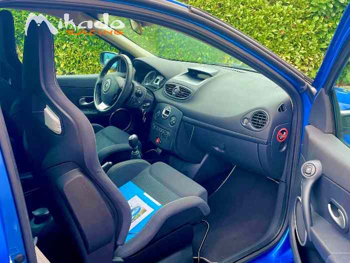 Clio 3 RS F1 Team R27 - Distrib OK - Entretien suivi 2