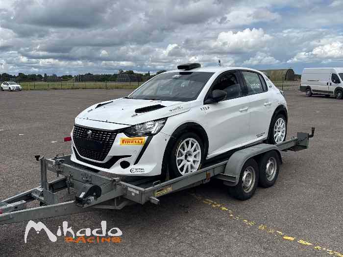 PEUGEOT 208 RALLY4 avec plateau