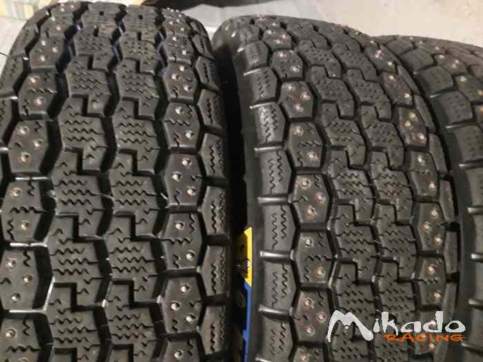 Pneu clouté michelin na01 16 pouces 1