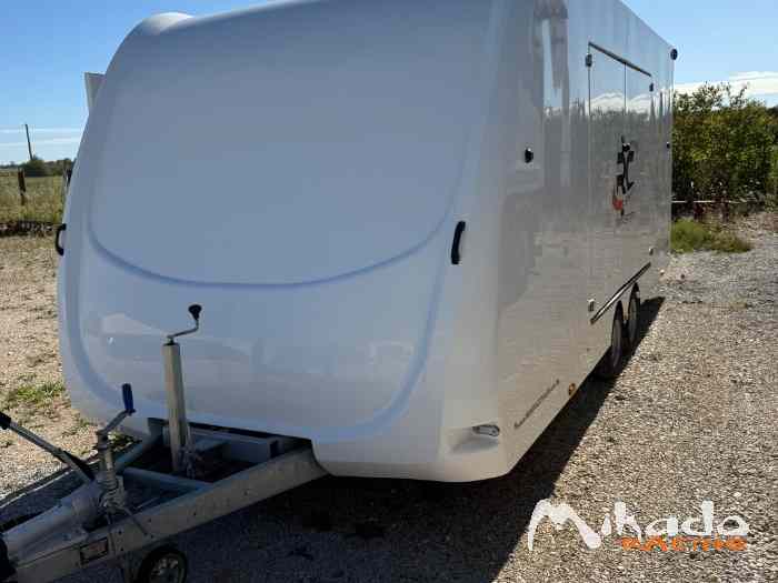 Remorque fermée porte voiture 3