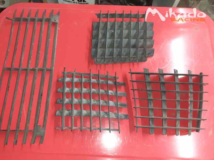 Grille Latérale et calandre Renault 5 Turbo 1