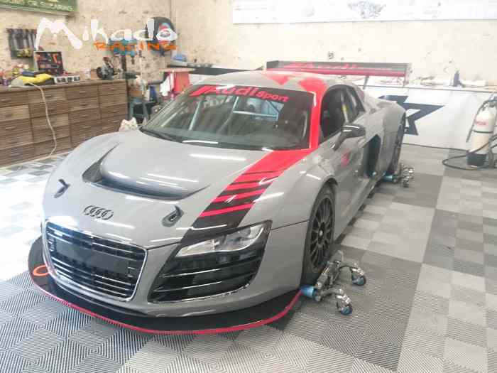 Audi R8 ultra lms V10 5 L 2 1