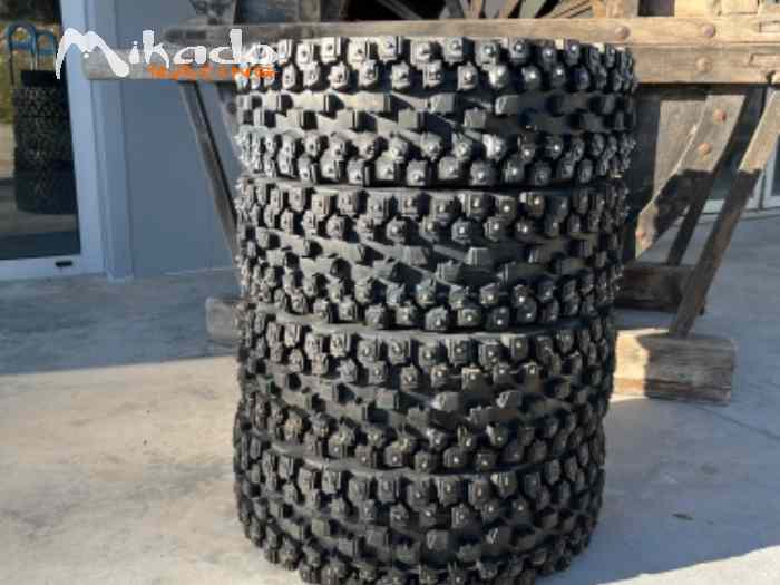 165/70 R10 - x4 pneus clous BR120