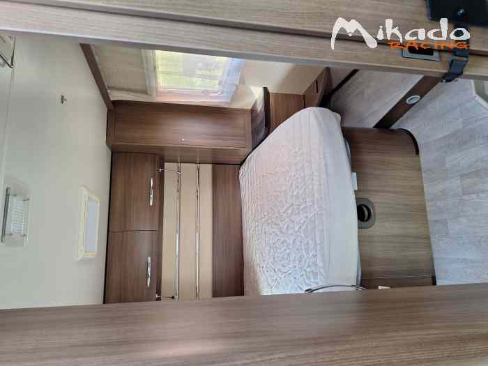 Échange camping car contre voiture de rallye 2