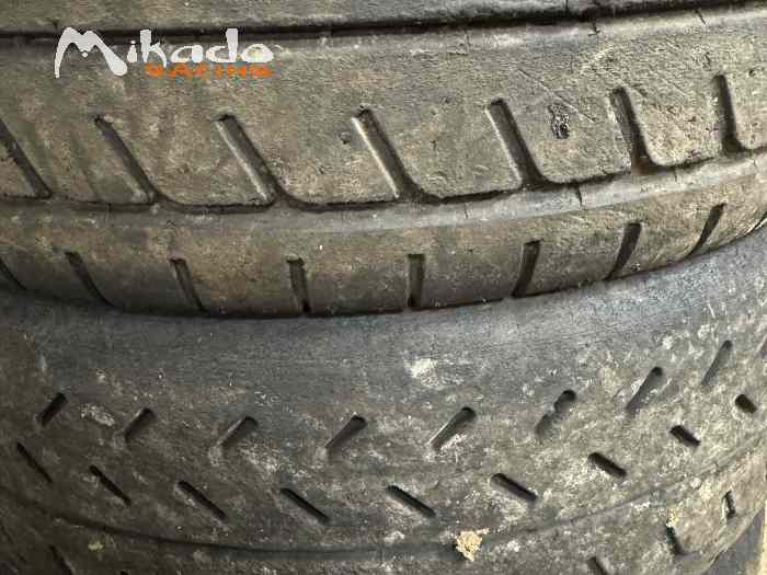 Pneu Michelin R11/R21 casi neuf 0