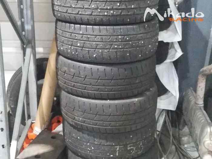 Lot pneus slicks HANKOOK 15p + jantes 2