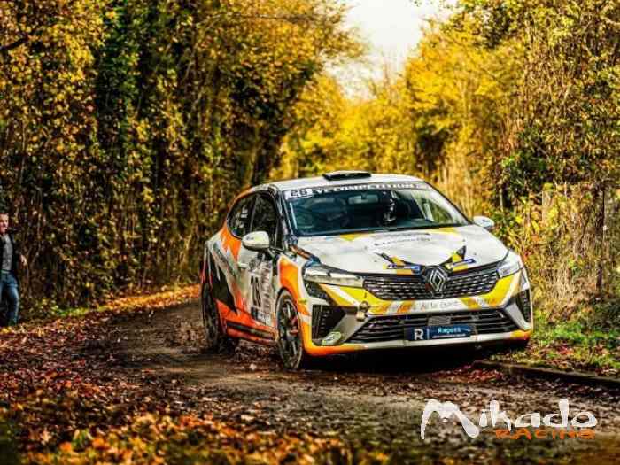 LOCATION – CLIO RC5 RALLYE COMPÉTITION 24 1