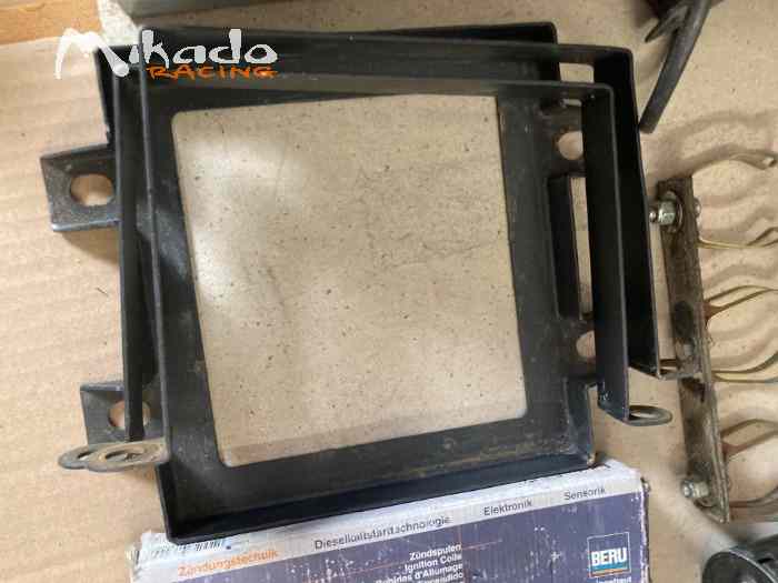 SUPPORT BATTERIE CLIO R3 MAX