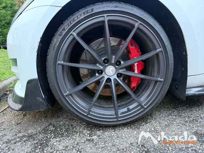 Tesla performance 2021 evo2 préparée ENRS 1