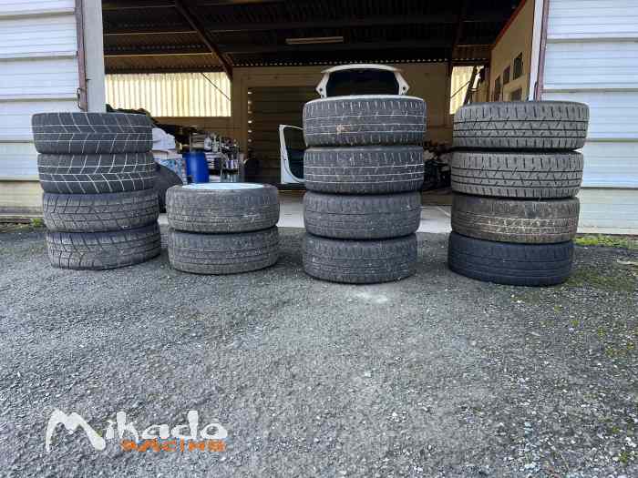 Lot de pneus (Hankook, Cooper, Michelin) et Jantes Renault 15 pouces 1