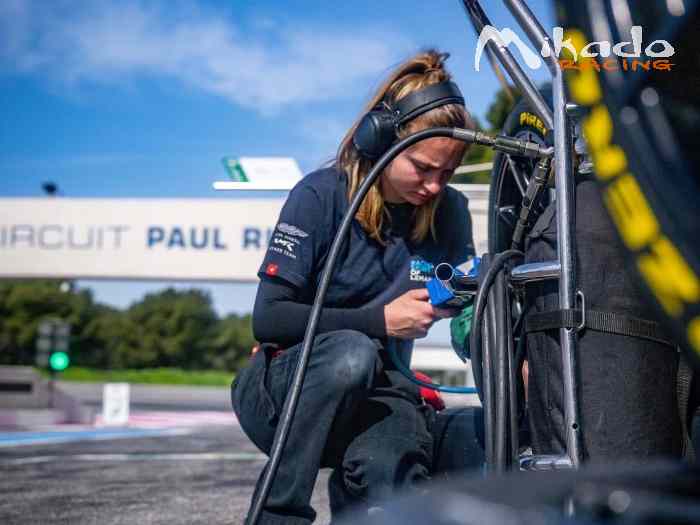 Mécanicienne - Tyrewoman