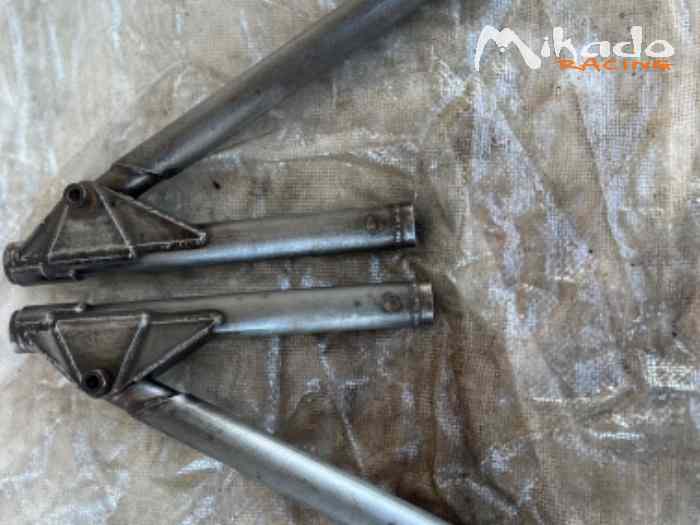 2 triangles nus neufs bmw E36 à compact F2000 0