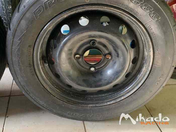 Pneus + jantes en tôles 14 pouces 2