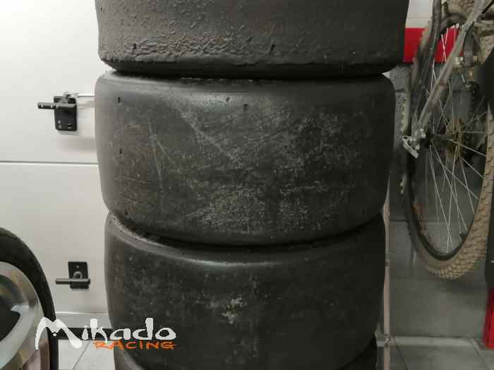 4 pneus AVON 8,7 - 21,5 - 15 2