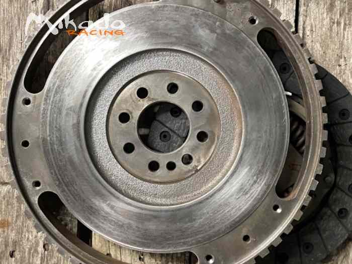 Volant moteur allégé + embrayage renforcé