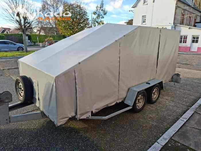 A vendre plateau remorque bâchée
