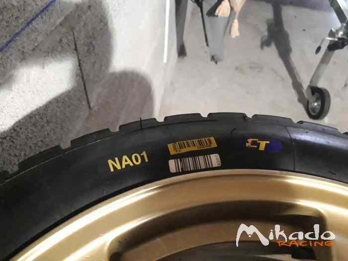 Pneu clouté michelin na01 16 pouces 2