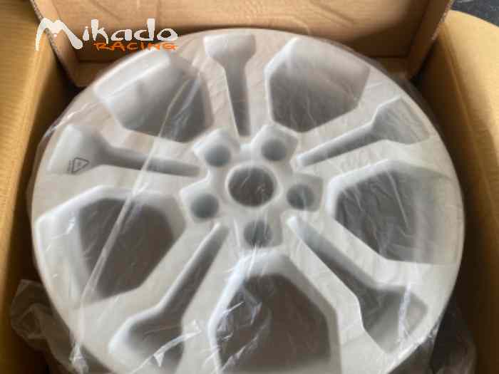 Jantes NEUF Clio X98 / Clio 4 Cup 1