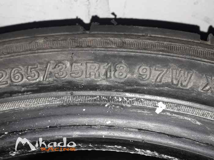 Pneus VALINO 265/35/18 1