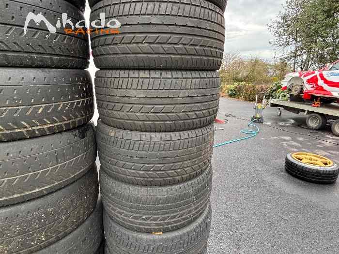 Vend 25 pneus Pirelli 1