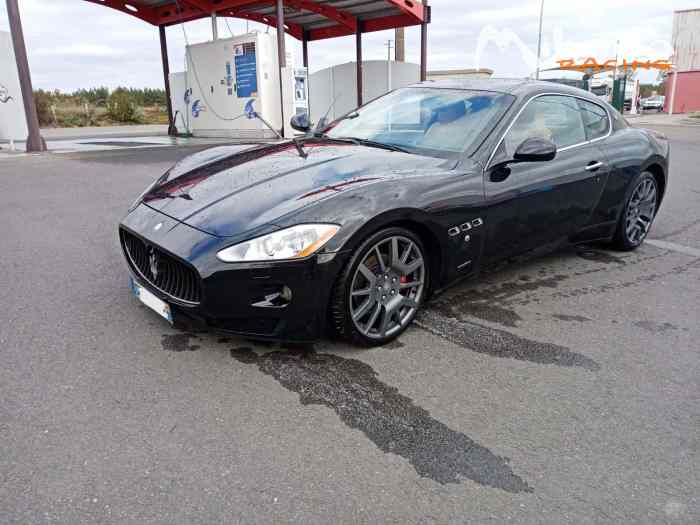 A vendre Maserati grand turismo