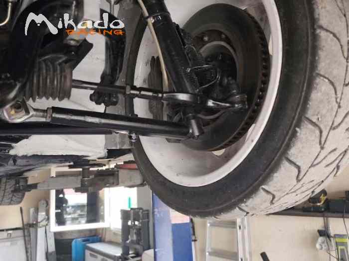 BMW COMPACT M3 Saloon Car 5