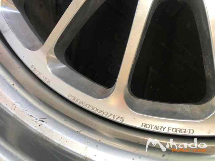 SETS DE JANTES PORSCHE 996 CUP RS ECROU CENTRAL 1