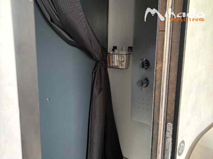 Camion aménagé – photo 4 sur 5