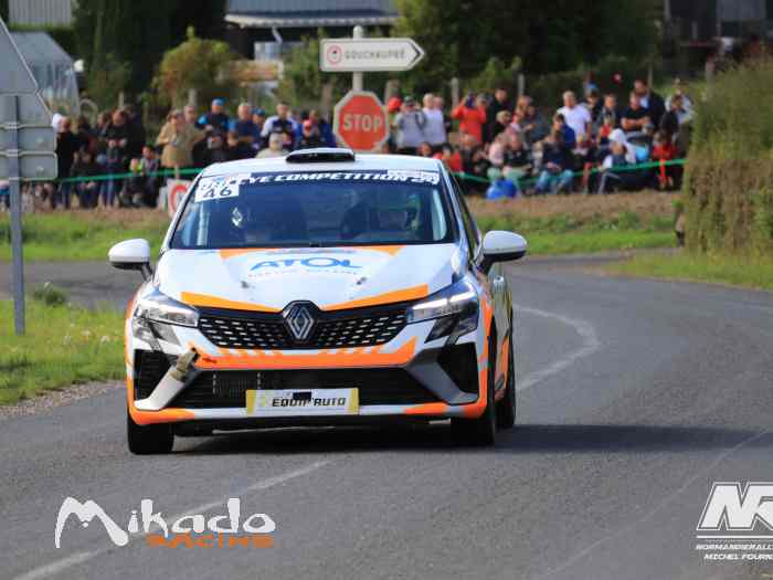 louez une clio rc5 pour le rallye du quercy 2026 – photo 2 sur 3