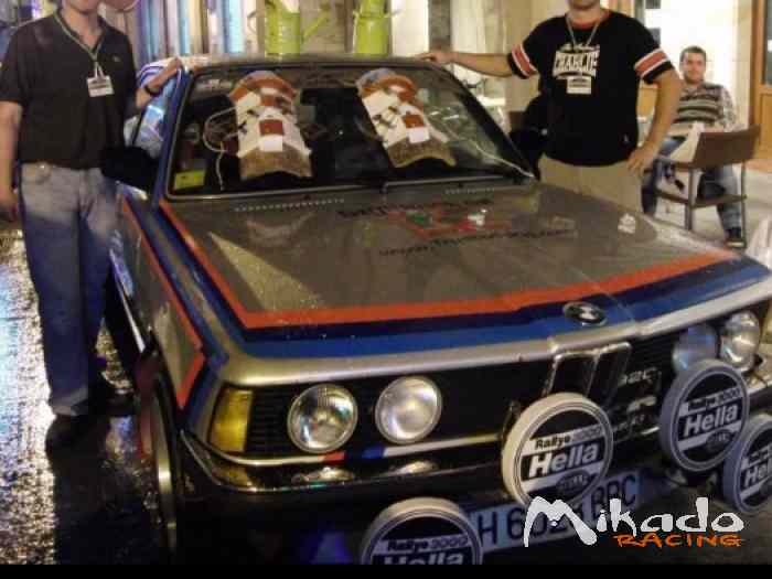 BMW 320i e21 vehículo histórico de car...