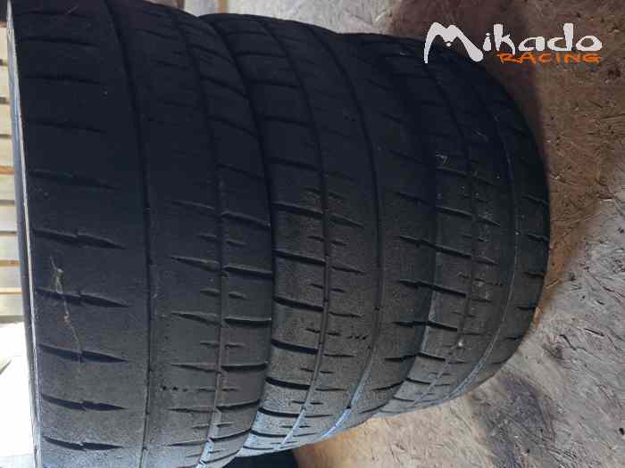 Pneus Michelin et Pirelli 18 pouce 20/65-18 1