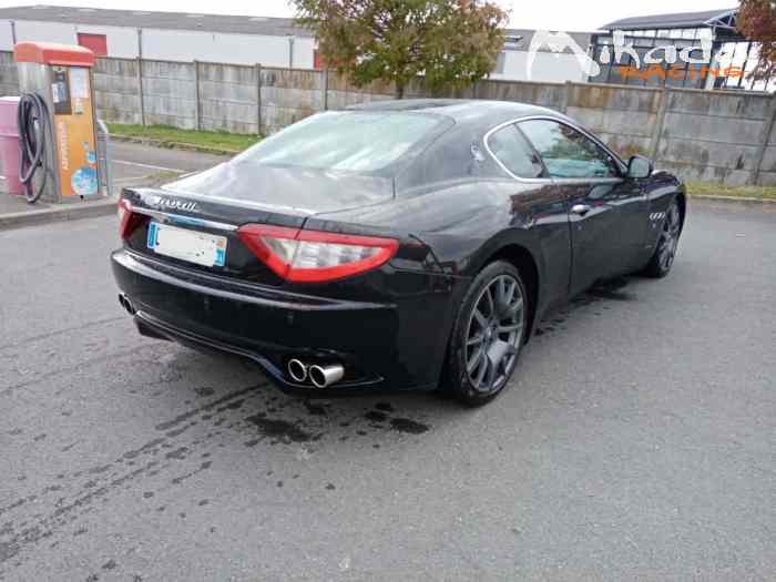 A vendre Maserati grand turismo 1