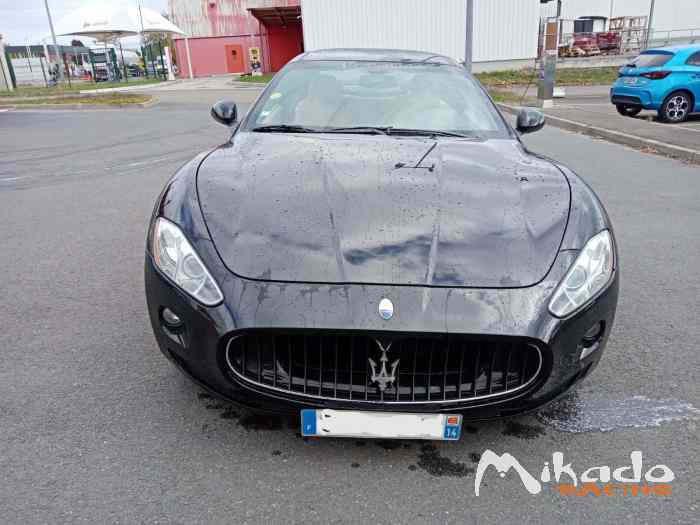 A vendre Maserati grand turismo 3