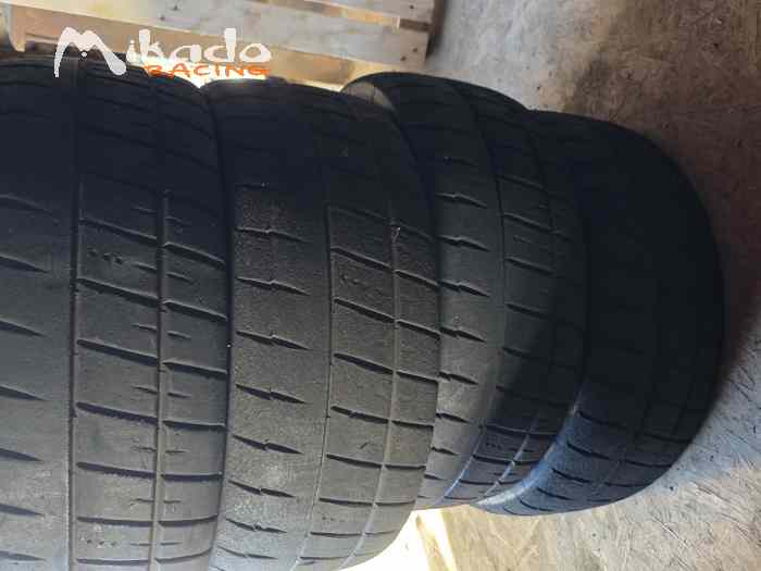 Pneus Michelin et Pirelli 18 pouce 20/65-18 3