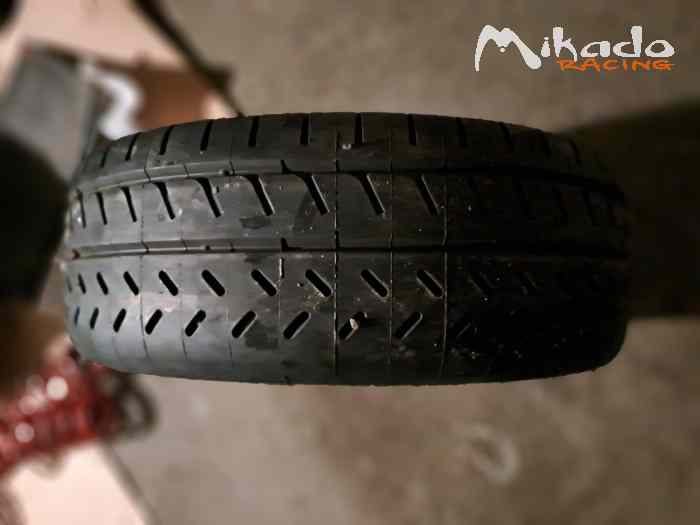 1 Michelin R21 en 17 pouces 1