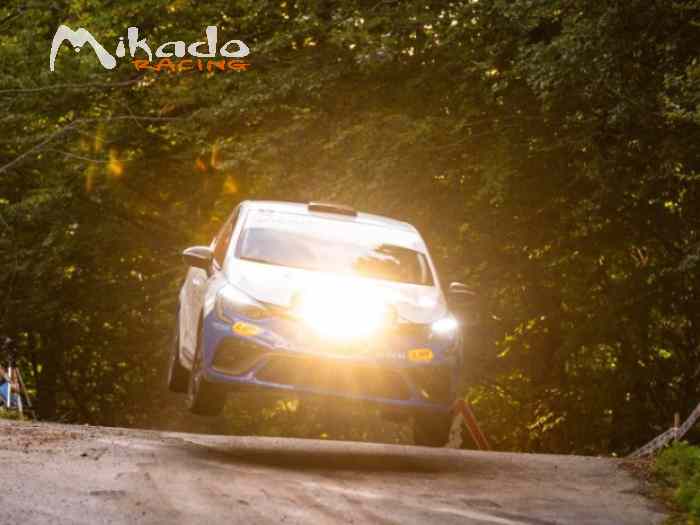 Galauto motor sport noleggia Renault Clio Rally 5 1