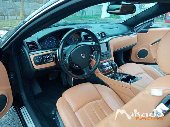 A vendre Maserati grand turismo 4