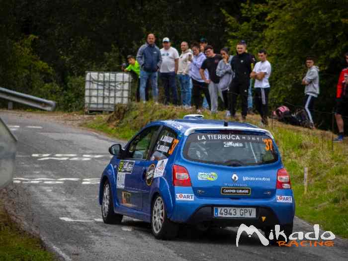 Renault Twingo R2 – photo 5 sur 6