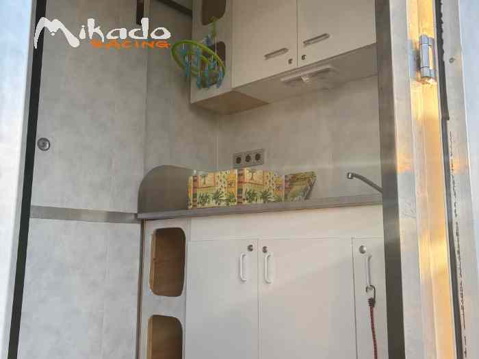 Camion aménagé – photo 3 sur 5