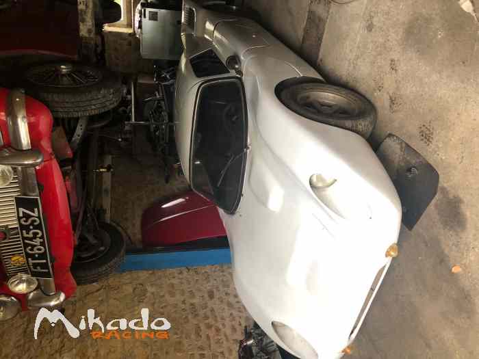 Recherche moule capot berlinette HEMA