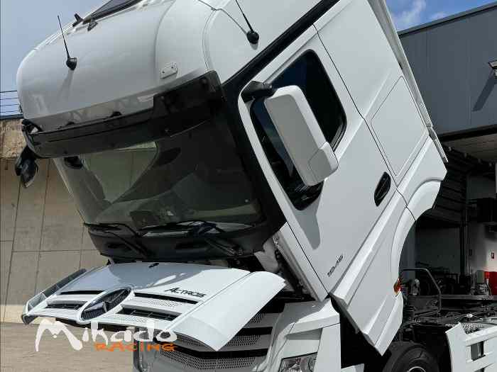 Tracteur Mercedes Actros + RaceTrailer état Totalement neuf 5
